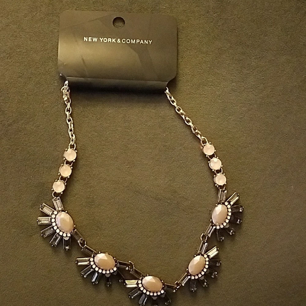 New York & Company flower necklace